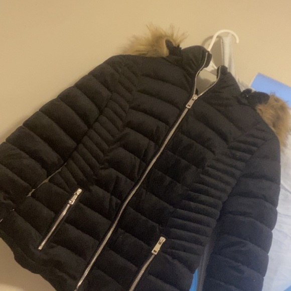 Fashion Nova Black Velvet Winter Jacket Fur Hood Brand New Size Women’s Small - Picture 3 of 3